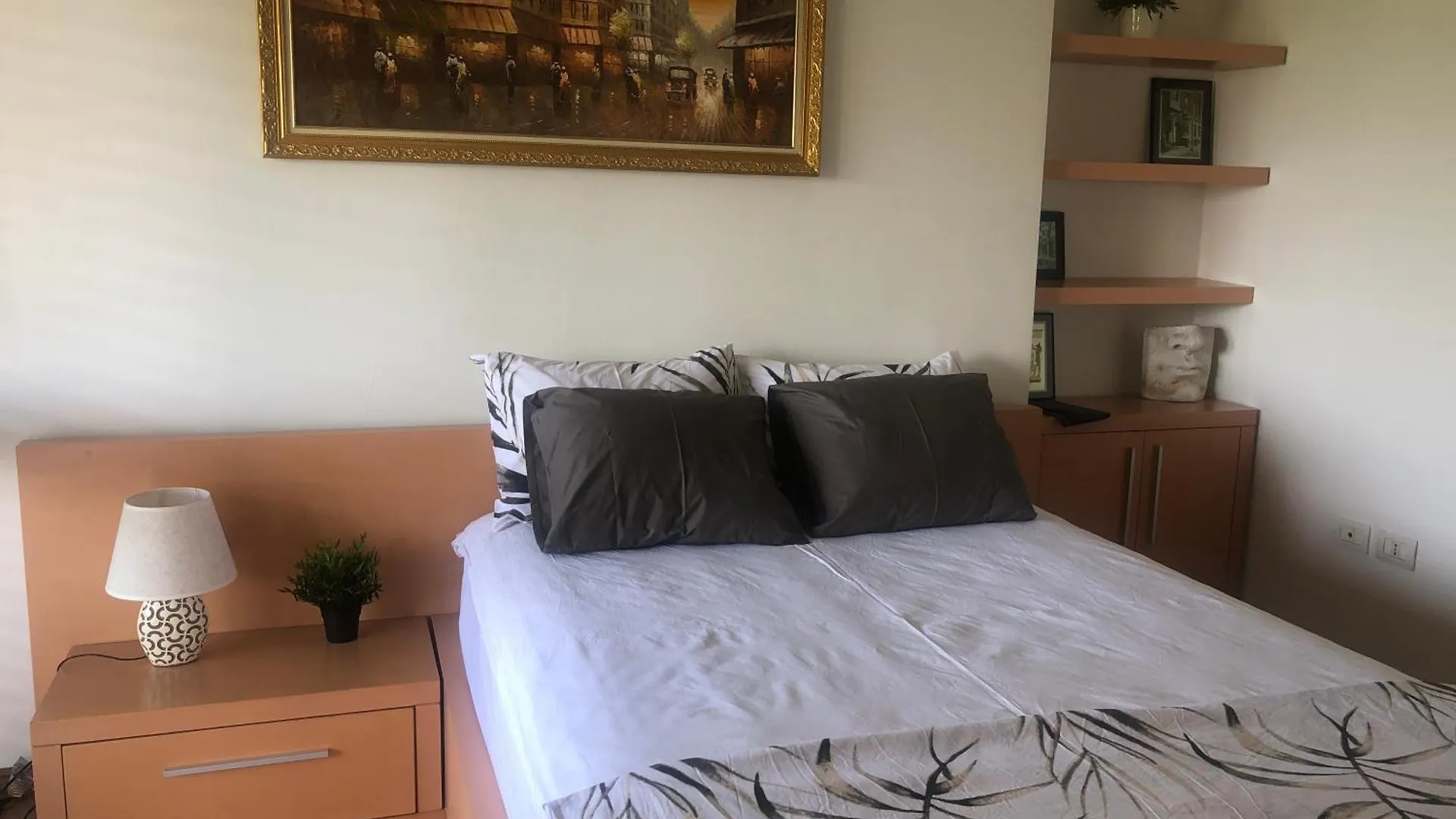 Grand Central Apartment Lth Tirana Albania